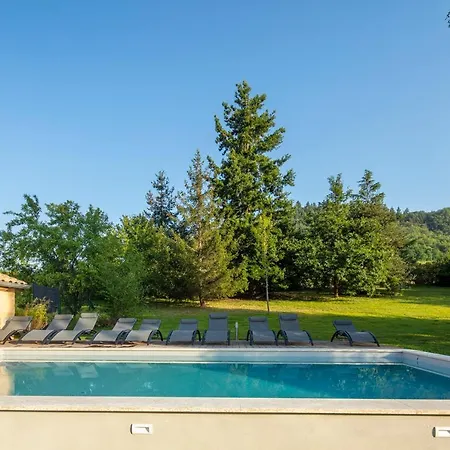 Holiday home La Chouette Etoilee Familial *